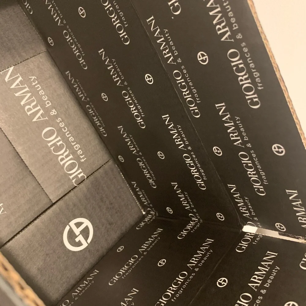 GIORGIO ARMANI Black Luxury Shipping Box Packaging Sturdy Wrap Gift Pack